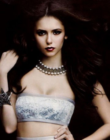 Секси вампирррр. Снимки: Flare