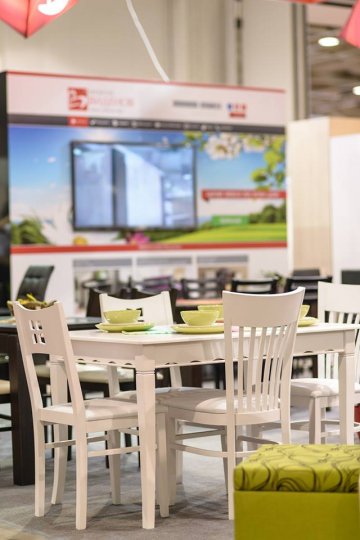 Богат избор на мебели и аксесоари на специализираните изложби