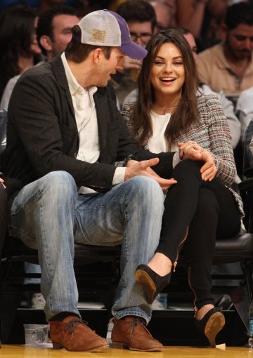 Аштън и Мила; Снимка: Splash News