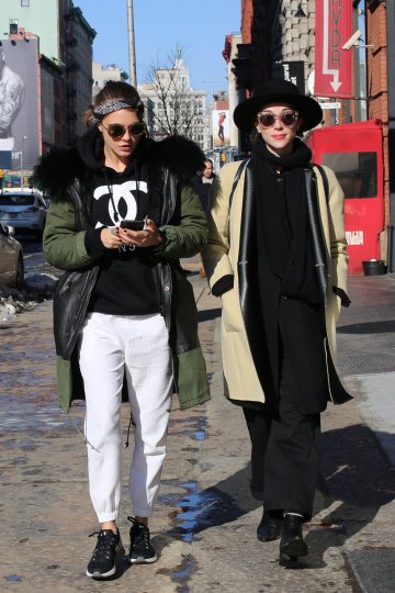 Кара и Сейнт Винсент; Снимка: Splash News