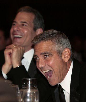 Забавният Клуни ще трябва да прибере шегите в джоба си за сватбата на Брад и Анджи.Снимка: Reuters