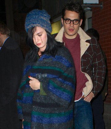 Снимка; Splash News