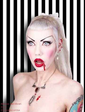 Снимка: Снимка: Adora BatBrat (official) 