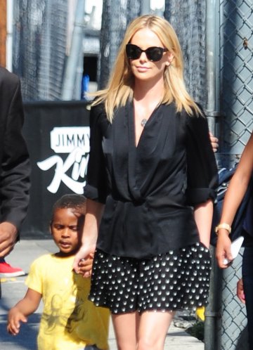 Чарлийз с Джаксън; Снимка: Splash News