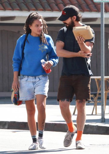 Шая Лебьоф и новото му гадже; Снимка: Splash News