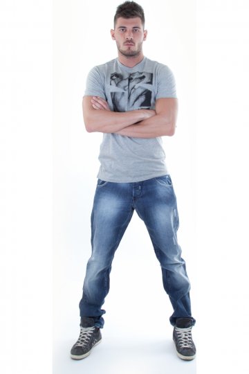 Мъж и половина