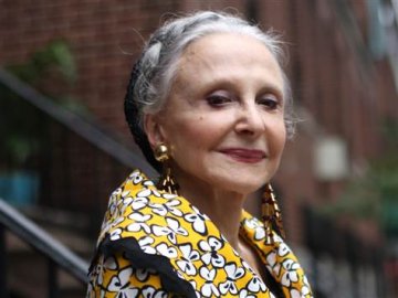 Джойс Карпати е на 80 години, но така и не е загубила усета си за стил и красота. Снимка: advancedstyle.blogspot.com