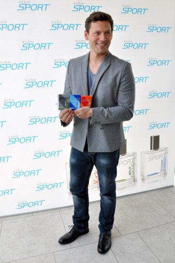 Орлин Павлов представя трите аромата на Avon Sport Снимка: Avon