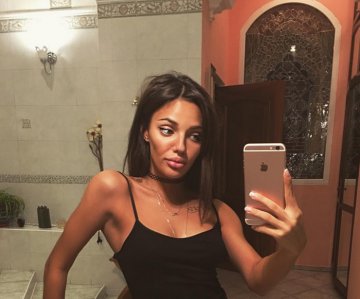 Есмер вече се снима сама. Снимка: Instagram