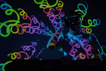 Най-актуалните имена от световната и родна музикална сцена на HippieLandia