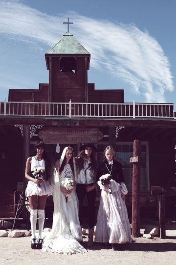 Снимка: Wildfox