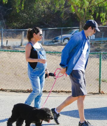 Бебето на двойката трябва да се роди всеки момент; Снимка: Splash News