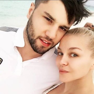 Фолкпевицата ДесиСлава с младото си гадже – ММА боецът Благой Найденов, който е с цели 17 години по-млад от нея. Снимка: Facebook