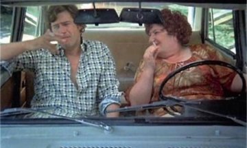 Кадър от филма "Дами канят"