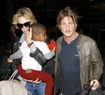 Снимка; Splash News