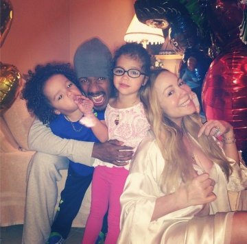 Марая, Ник и двете им деца; Снимка: Instagram