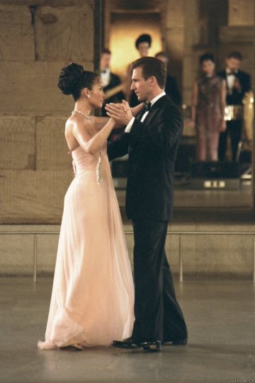 От камериерка Джей Ло се превърна в политическа любовница в лентата "Петзвезден романс". Снимка: outnow.ch