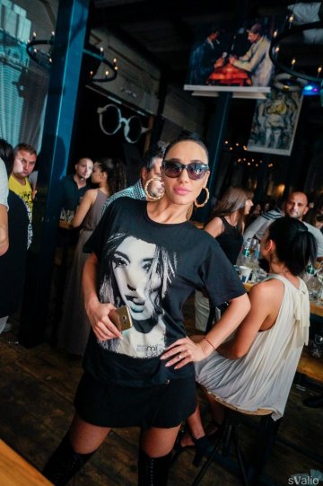 Мария Илиева с ексклузивна линия тениски #КакаЕСкандал