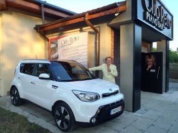 КИА Соул посрещна Васил Найденов и звездните гости в ретро клуб „Лозенец“