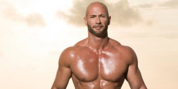 Снимка: Cosmopolitan