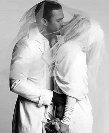 Тейлър може би наистина ще закара Гага пред олтара. Снимка: Inez and Vindooh