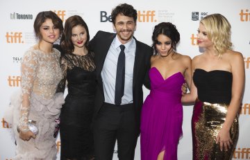 Джеймс Франко,Ванеса Хъджинс и Ашли Бнесън; Снимка: Reuters