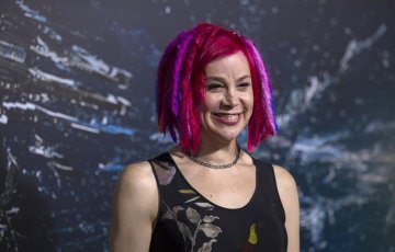 Снимки: Reuters и Twitter