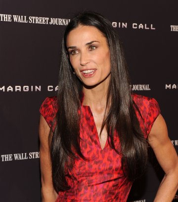 Всички бягат от Деми. Снимка: Reuters