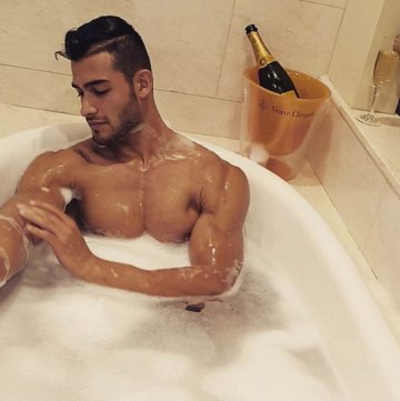 Мъжът до Бритни – беден, но секси