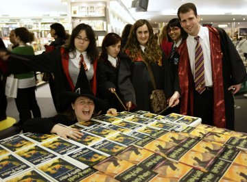 Сагата за Хари Потър е третата възпитателна книга спроед британците. Снимка: Reuters