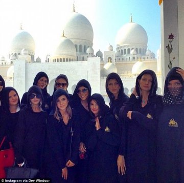 Селена, Кендъл и приятелки; Снимка: Instagram