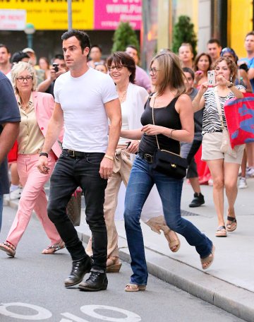 Дженифър и Джъстин с майките си, Снимка: Splash News