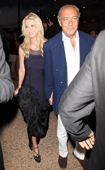 Тара пристига на яхтено парти с новата си половинка. Снимка: Splash news