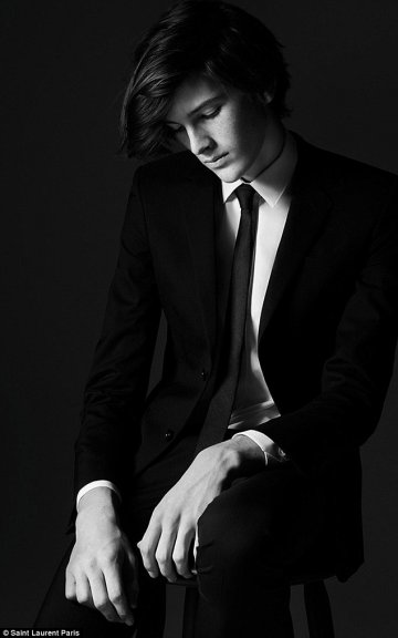 Снимка: Saint Laurent