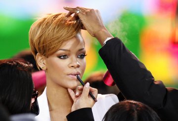 Риана често сменя прическата си и вдъхновява своите фенки за същото.Снимка: Reuters