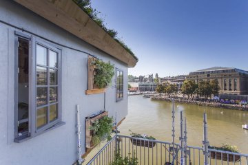 Снимка: canopyandstars.co.uk