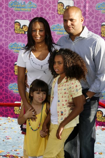 Мел със Стивън и с една от трите си дъщери; Снимка: Reuters