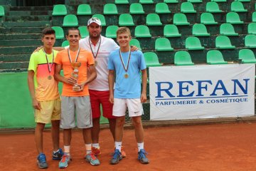 ТК Авеню юноши-16 години - първо място; Снимка: Refan