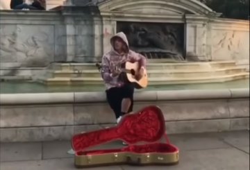 Кадър от YouTube