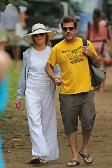 Ким Бейсинджър и Мич Стоун; Снимка: Splash News