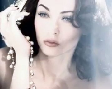 Снимка: Видео, Армани