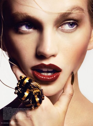Снимка: сп.L'Officiel
