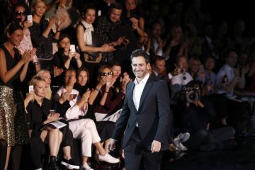 Марк Джейкъбс на последното си ревю като главен дизайнер на Louis Vuitton Снимка: Reuters