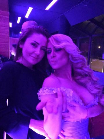 Ася празнува рождения си ден в клуб. Снимка: Facebook