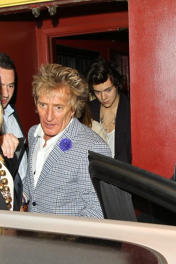 Хари и Род на излизане от ресторанта; Снимка: Splash News