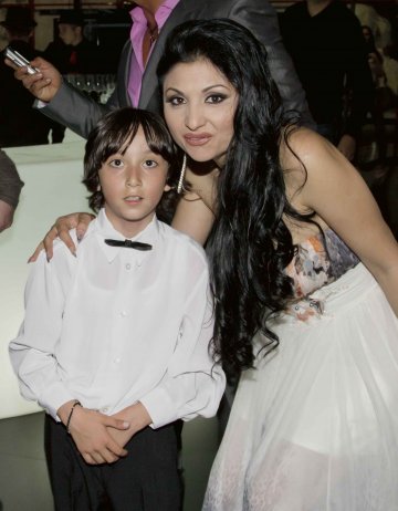 Софи и синът ѝ Лоренцо; Снимка: Love Style