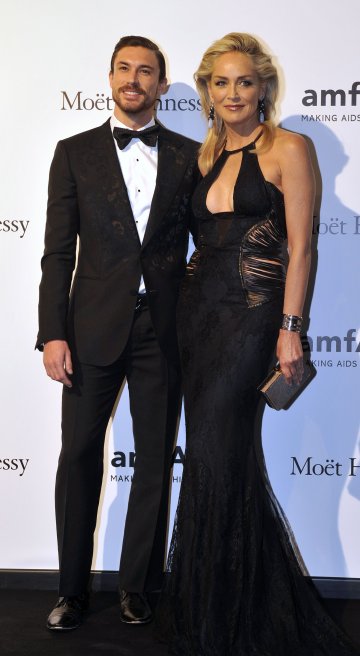 Шарън Стоун определено е щастлива с по-младото си гадже. Снимка: Reuters