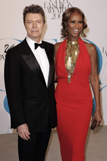 Бисексуалният певец Дейвид Боуи със своята съпруга; Снимка: Reuters