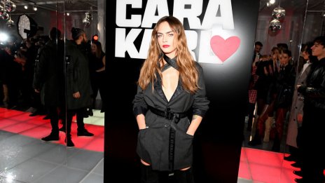 Всичко е наред: Кара Делевин се появи на Седмицата на модата в Париж