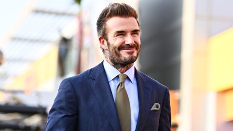 Зимни пуловери: Дейвид Бекъм показа подкрепата си към Виктория